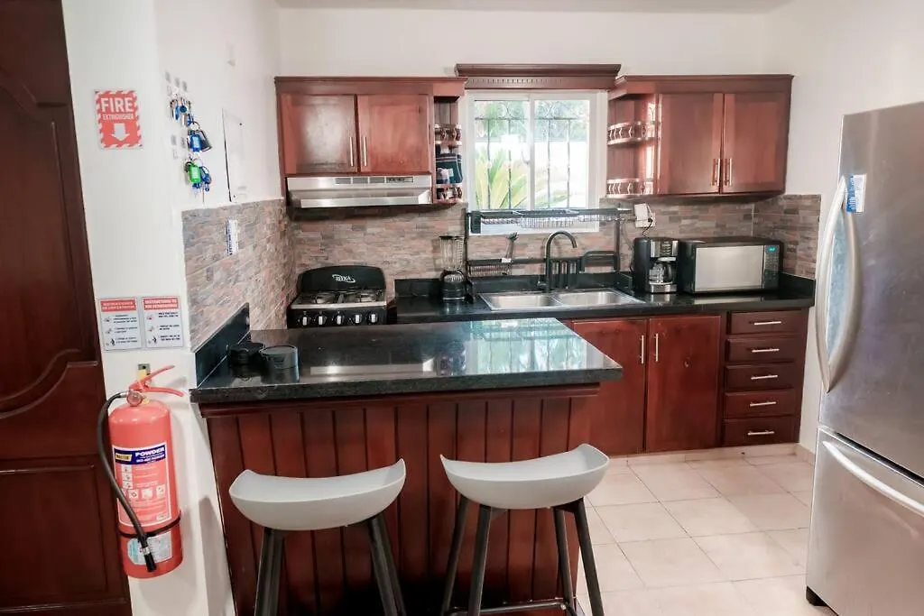 Beautiful 3 Bedroom Villa With Pool At Πουέρτο Πλάτα
