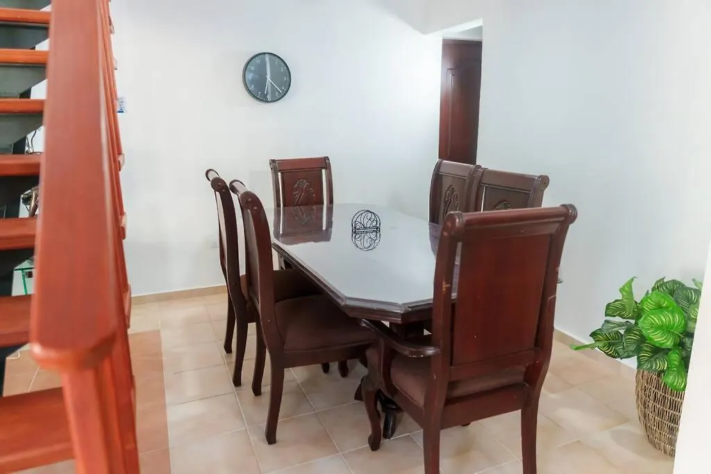 Beautiful 3 Bedroom Villa With Pool At Πουέρτο Πλάτα
