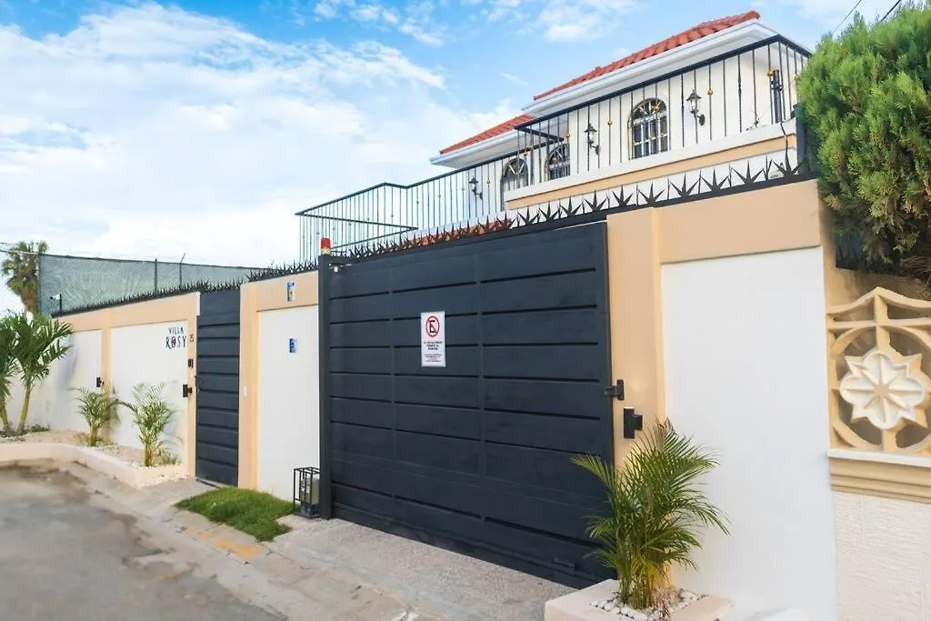 Beautiful 3 Bedroom Villa With Pool At بويرتو بلاتا